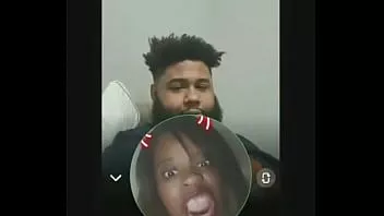 تشغيل رجل السمين لطيف مع متعة ديك صغيرة على سناب شات