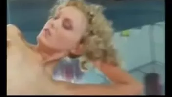 Riproduci Lesbiche dorothy black e monique bramano condividere un sex toy molto lungo