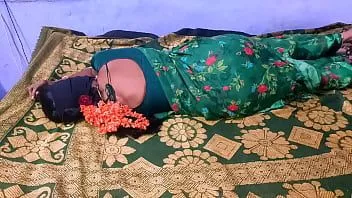 play インドの主婦の後背位ファッキング