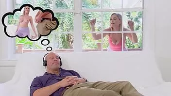 再生 Bangbros - ショーン・ローレスがブレイク・ブロッサムの大きなお尻と巨乳にどうやって抵抗できるでしょうか?