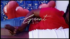 Reproduzir Deusa negra sensual desfrutando de vários orgasmos em passeio romântico da manhã