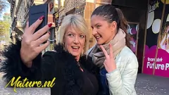 play Milf Amy Hart de 56 ans et adolescents Francesca DiCaprio en lesbien Tinder Date