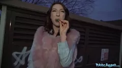 Riproduci La pecorina grezza dell'agente pubblico Chanel Kiss: un'esperienza di pompini e cazzi grossi di livello mondiale